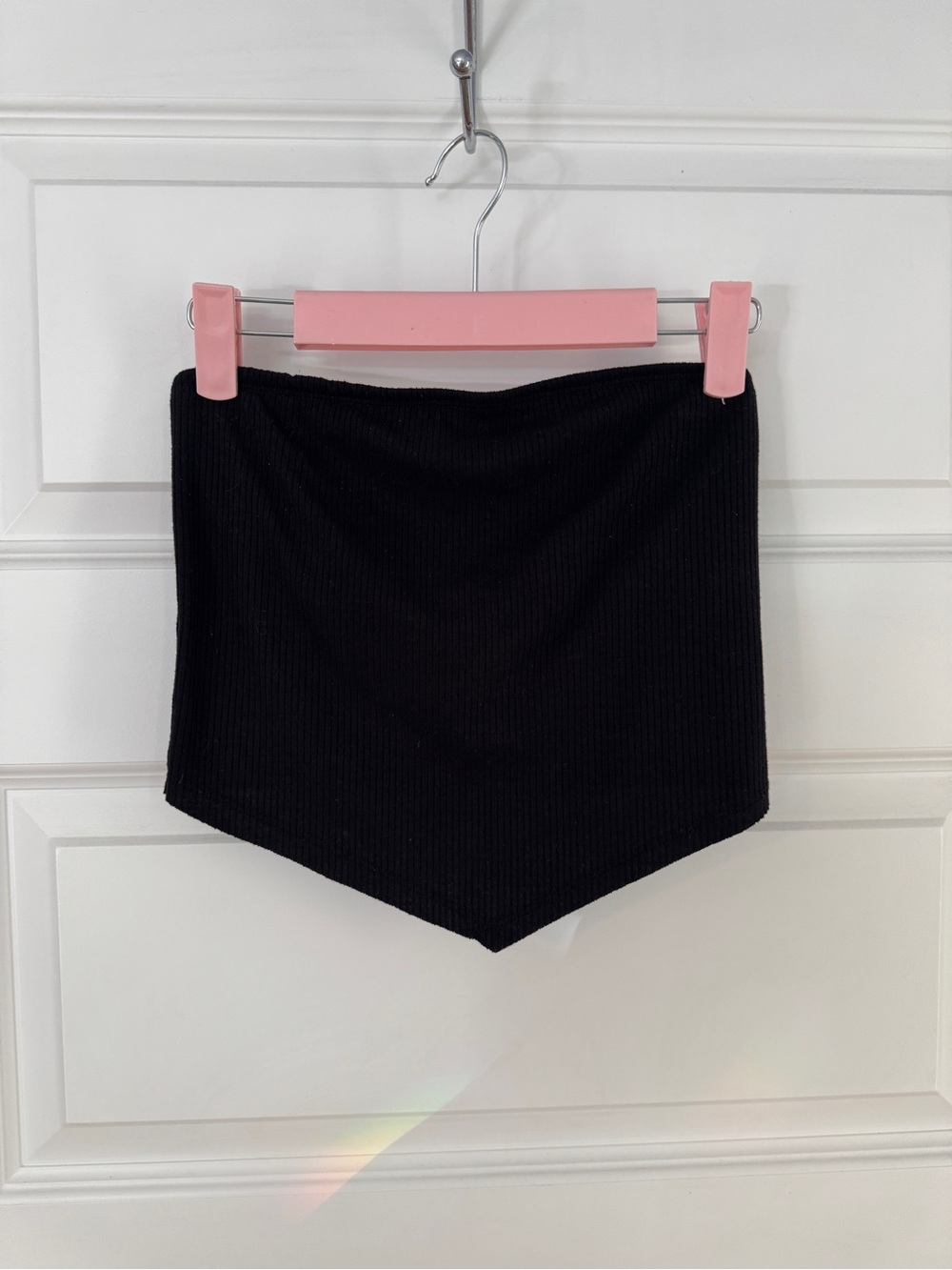 Ecote Black Ribbed Point Hem Crop Top